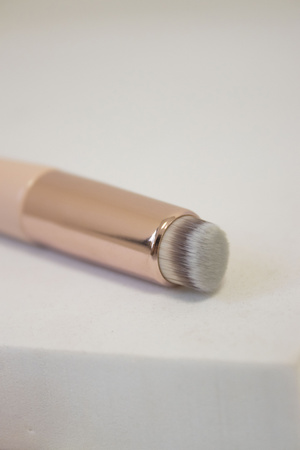 DOUBLE-SIDED APPLICATOR with brush