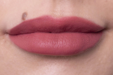 WELUR DO UST - the velvety finish liquid lipstick - SUPERMODEL