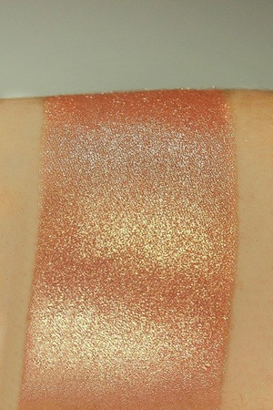 Pressed pigment - Turbo Glow - Top NUDE